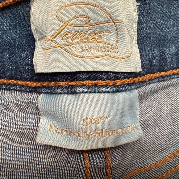 Levi's 512 Perfectly Slimming Capri Jeans - Picture 2 of 10